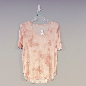 𝅺nwt Maurices size L 24/7 scoop neck maroon and pink shirt